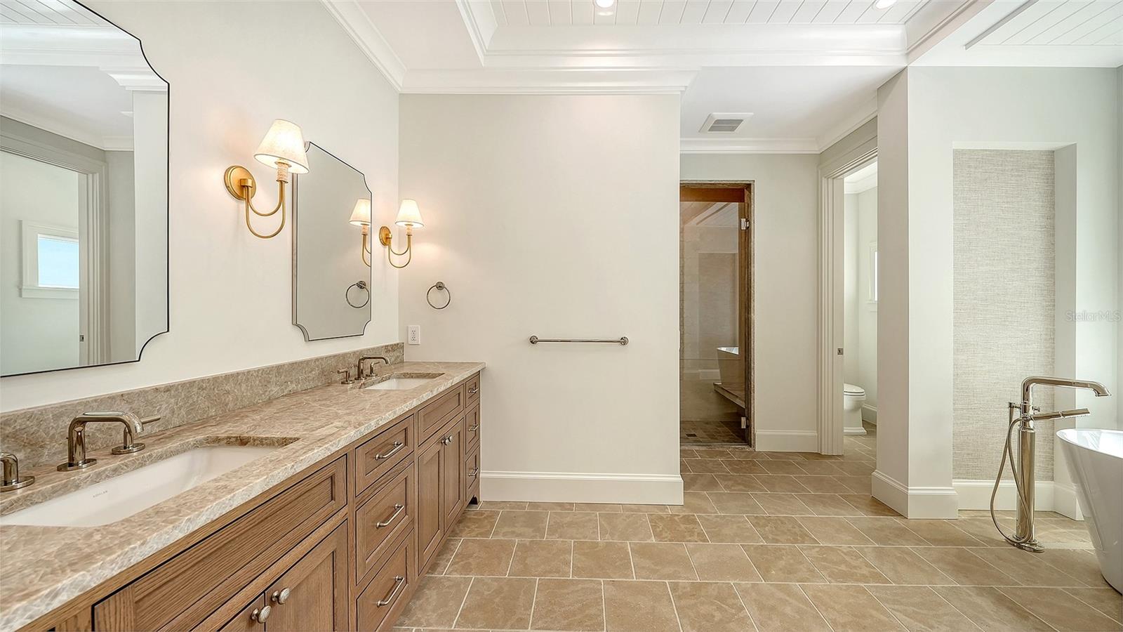 A4699408 Property Photo