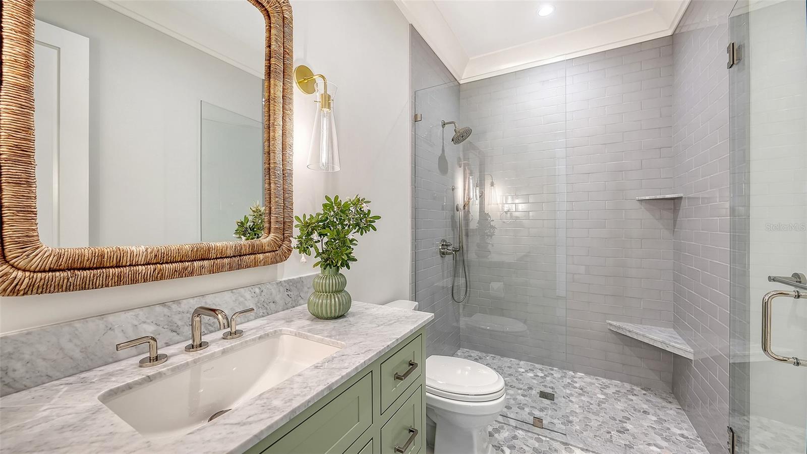 A4699408 Property Photo