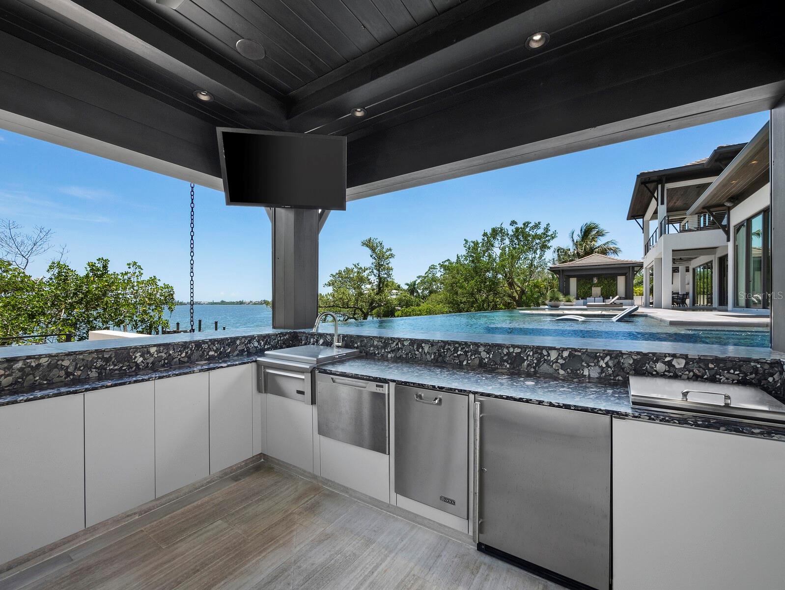 A4699552 Property Photo