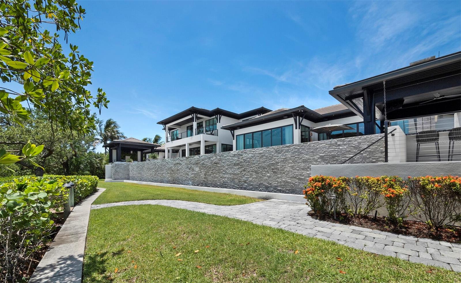 A4699552 Property Photo