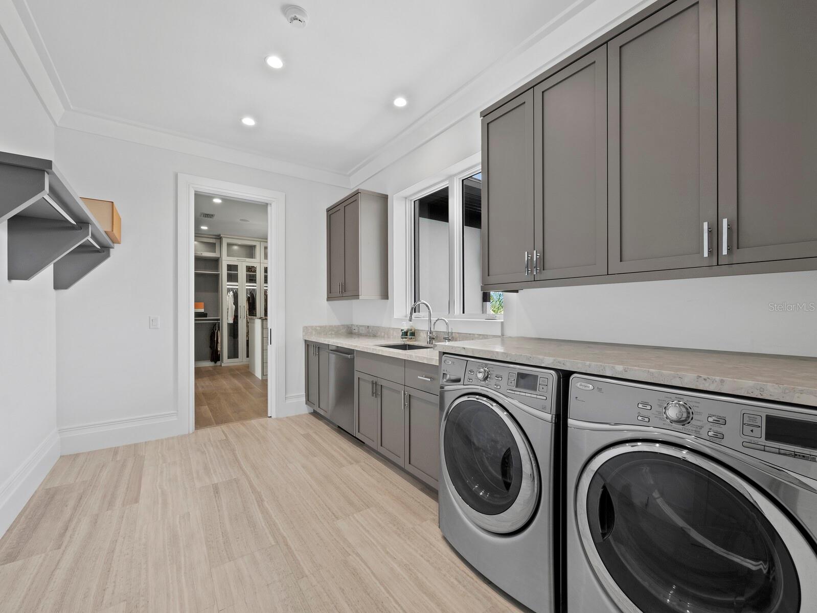 A4699552 Property Photo