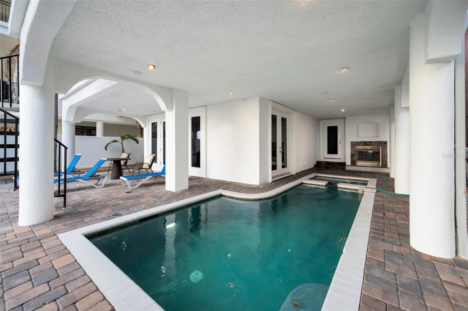 TB8527790 Property Photo