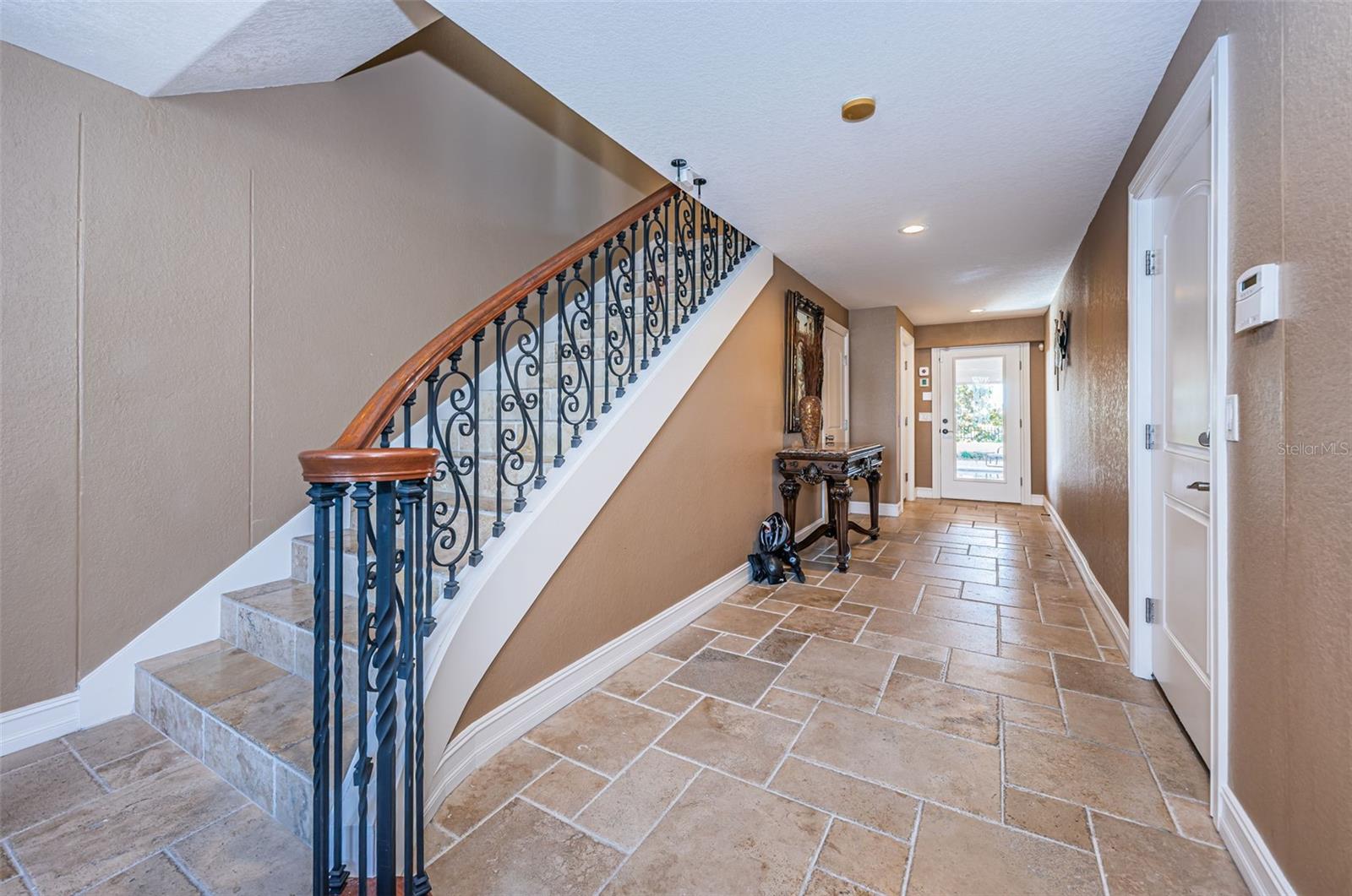 TB8527790 Property Photo