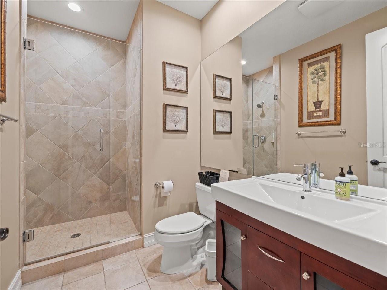 TB8527790 Property Photo