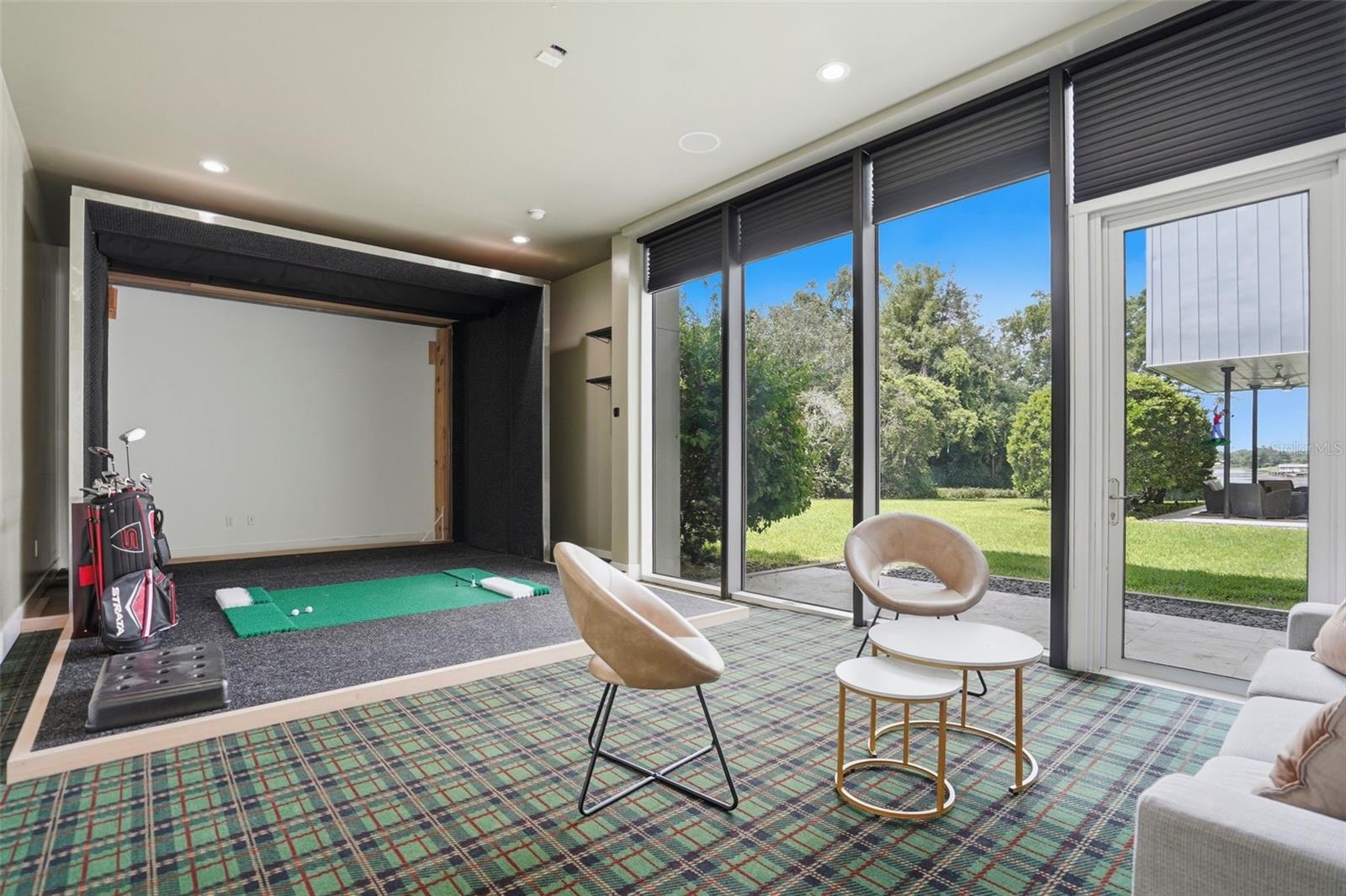 TB8528300 Property Photo