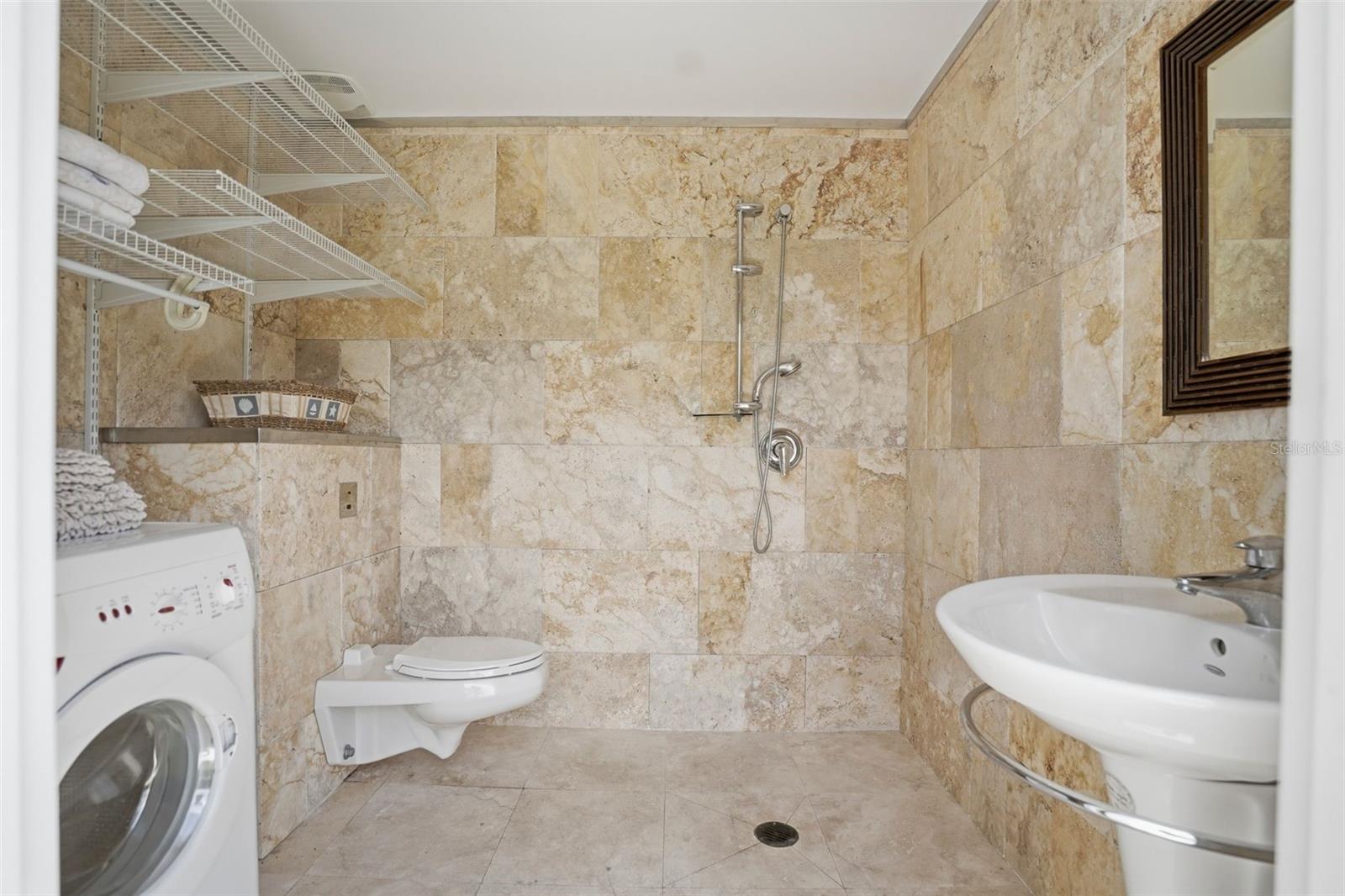 TB8528300 Property Photo