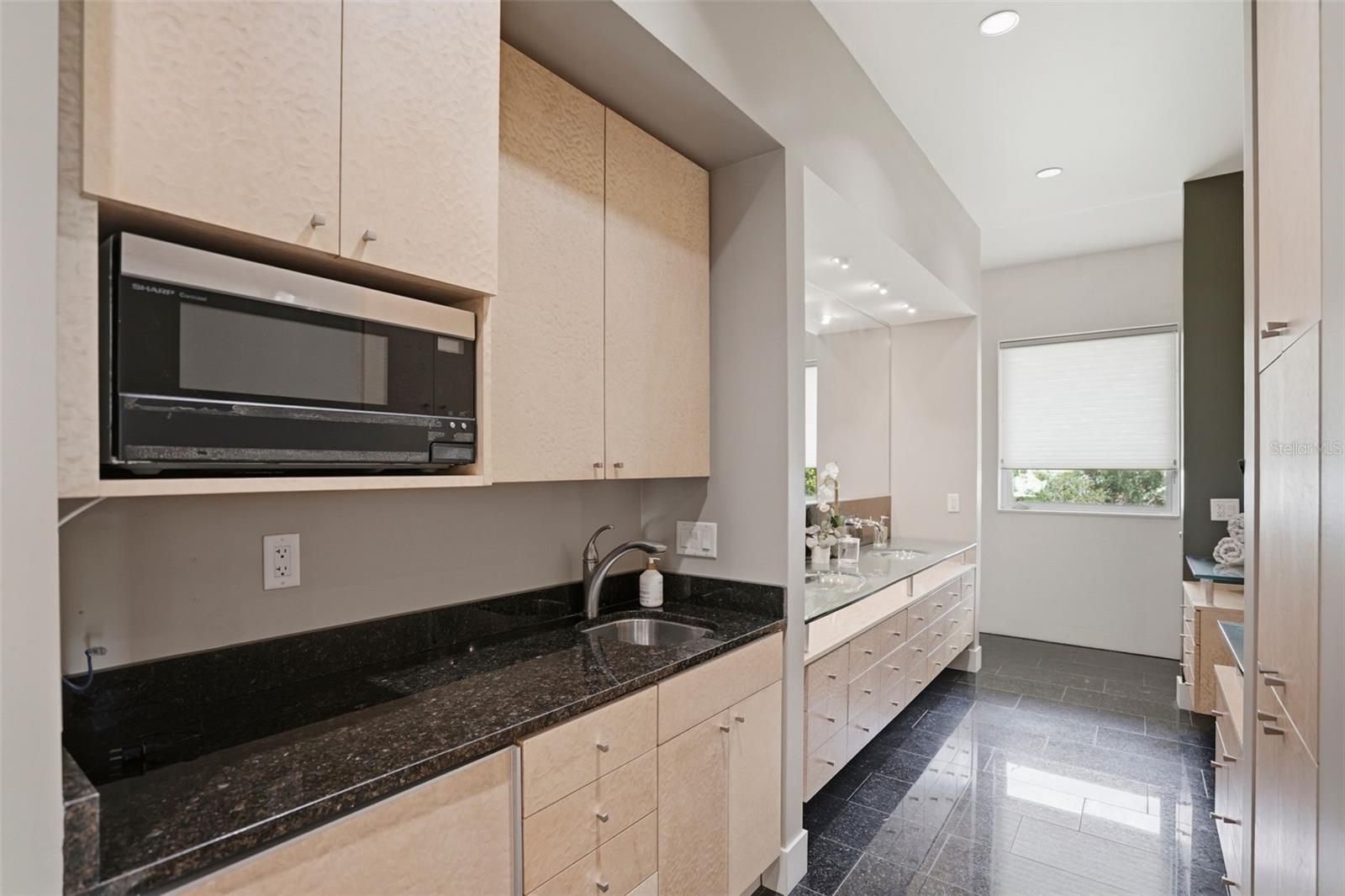 TB8528300 Property Photo