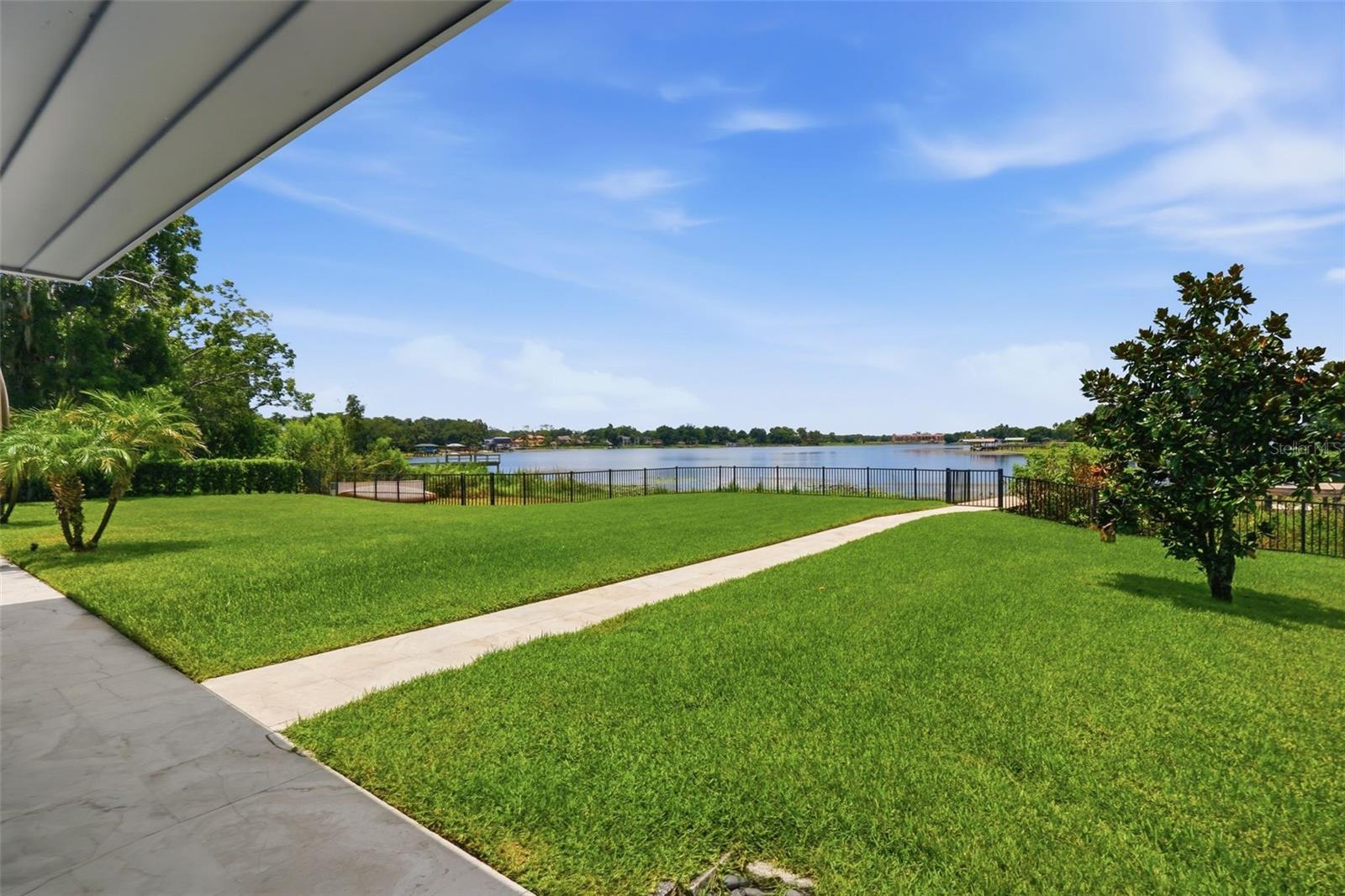 TB8528300 Property Photo