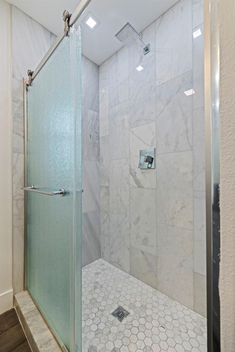 TB8528599 Property Photo