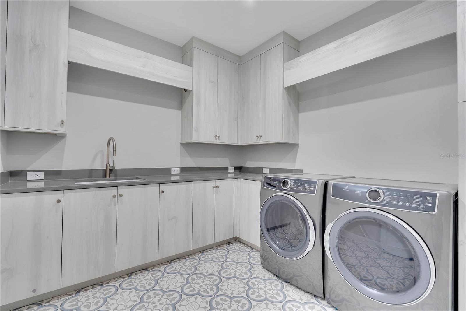 A4699970 Property Photo