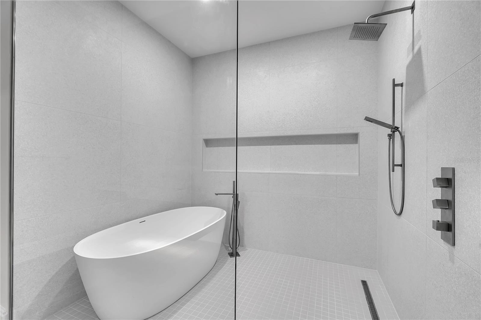 A4700005 Property Photo