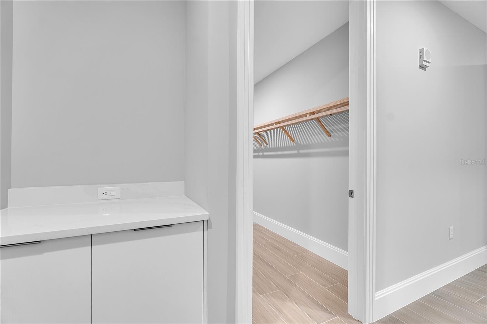A4700103 Property Photo
