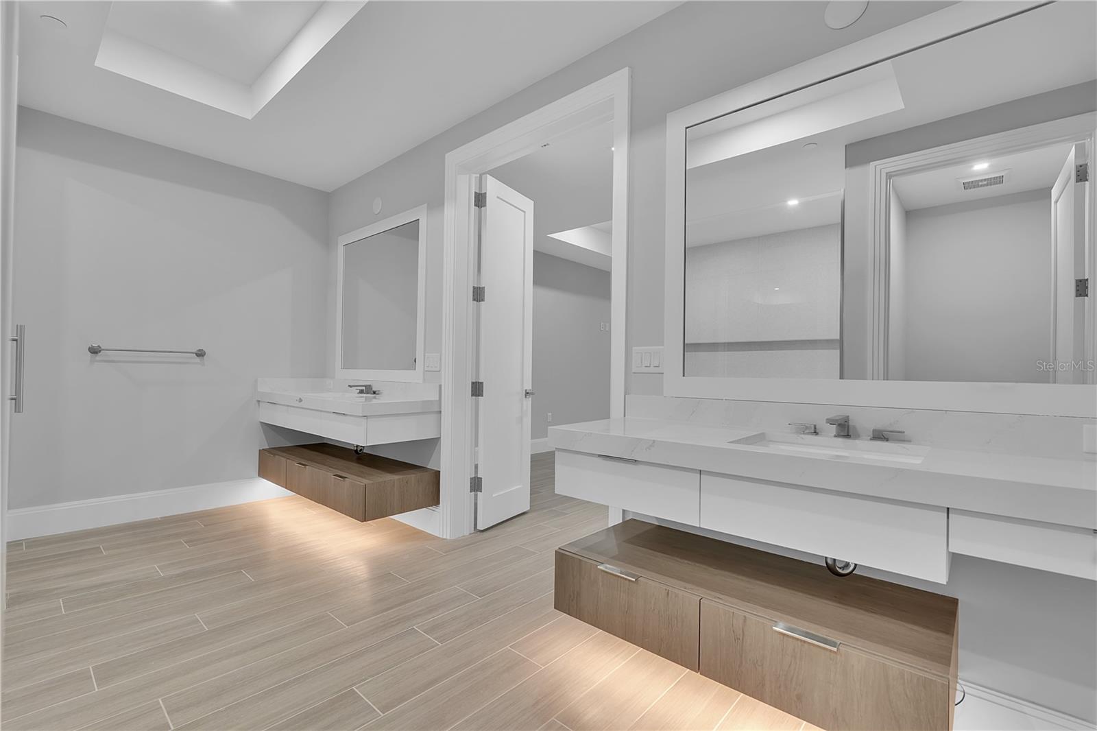 A4700103 Property Photo