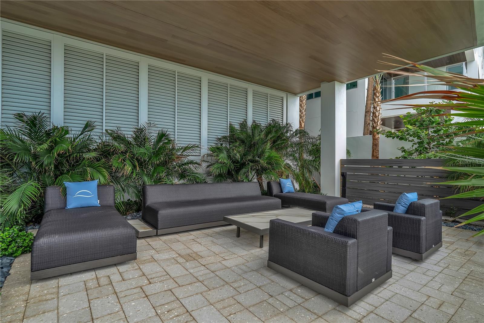 A4700103 Property Photo