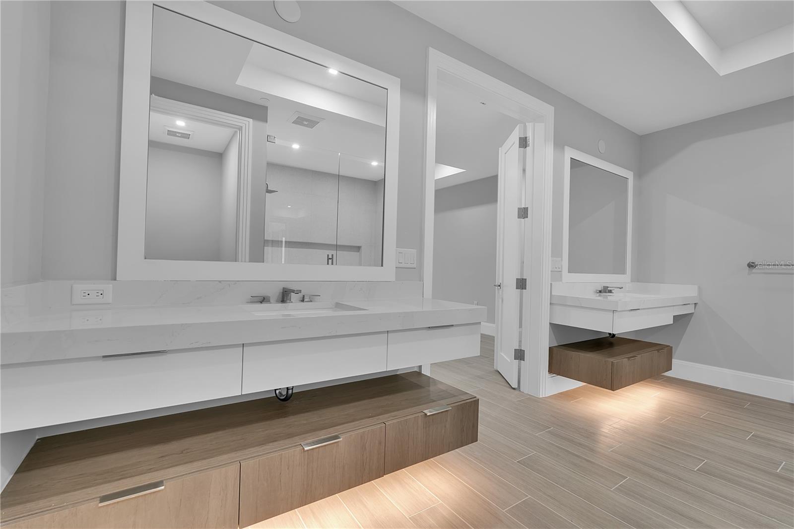 A4700103 Property Photo