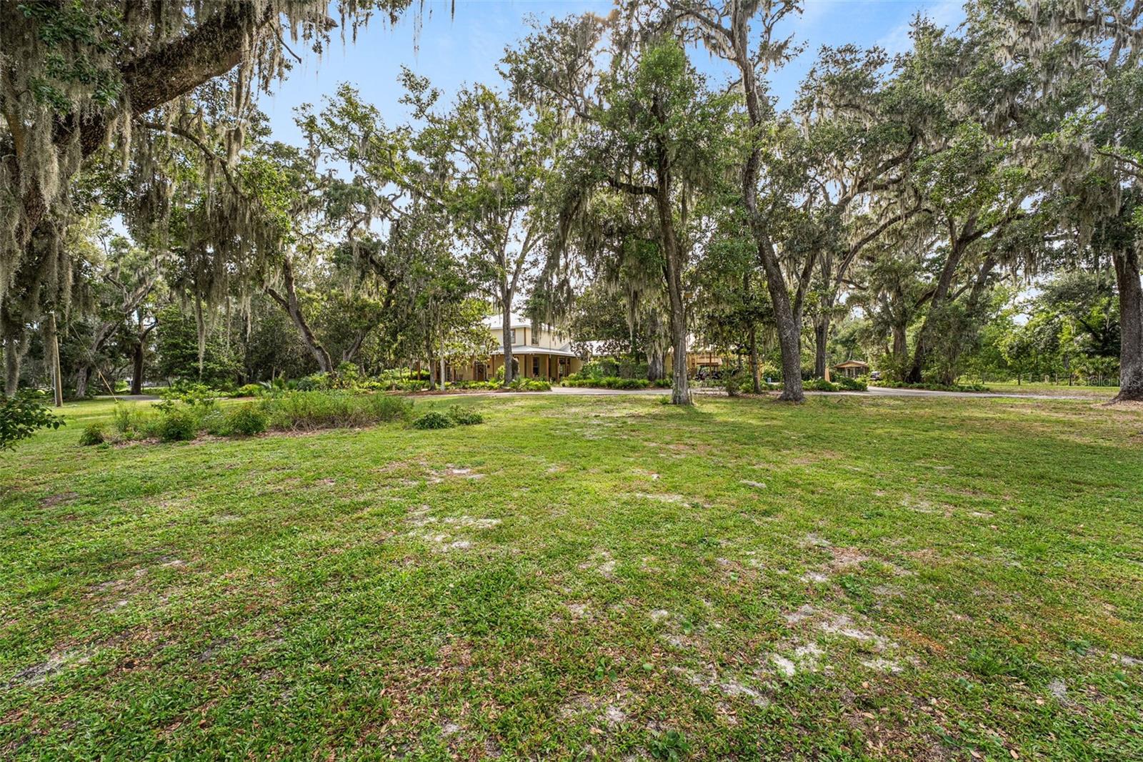 TB8529821 Property Photo