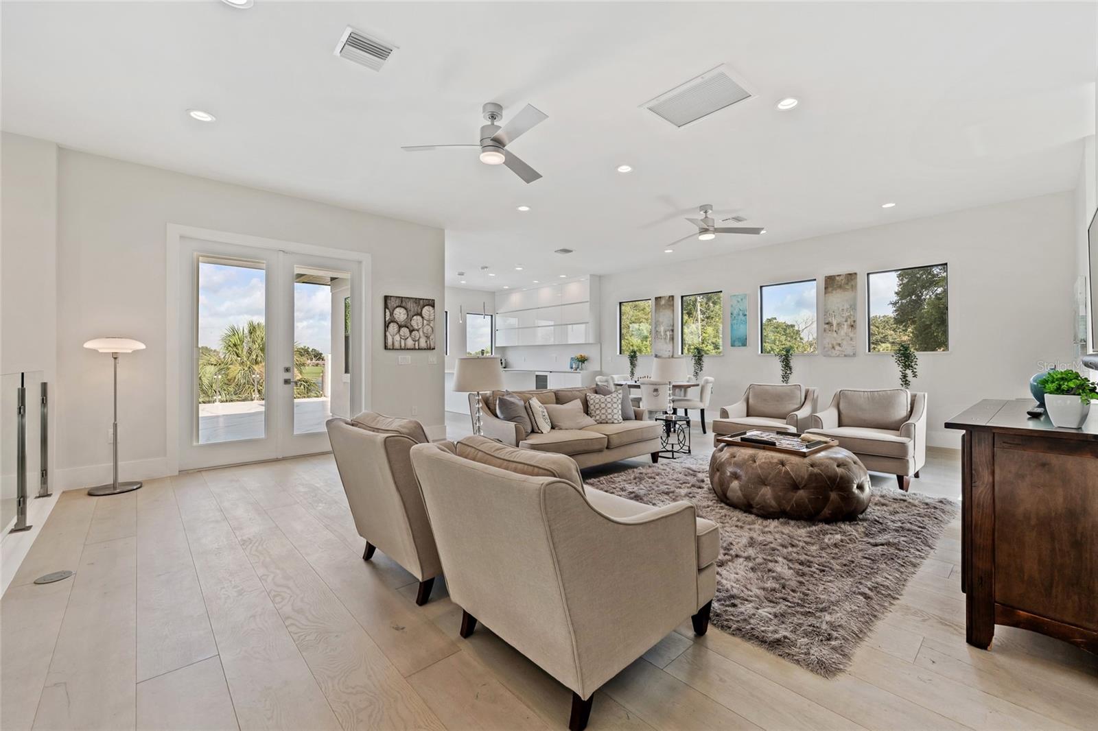 O6425809 Property Photo