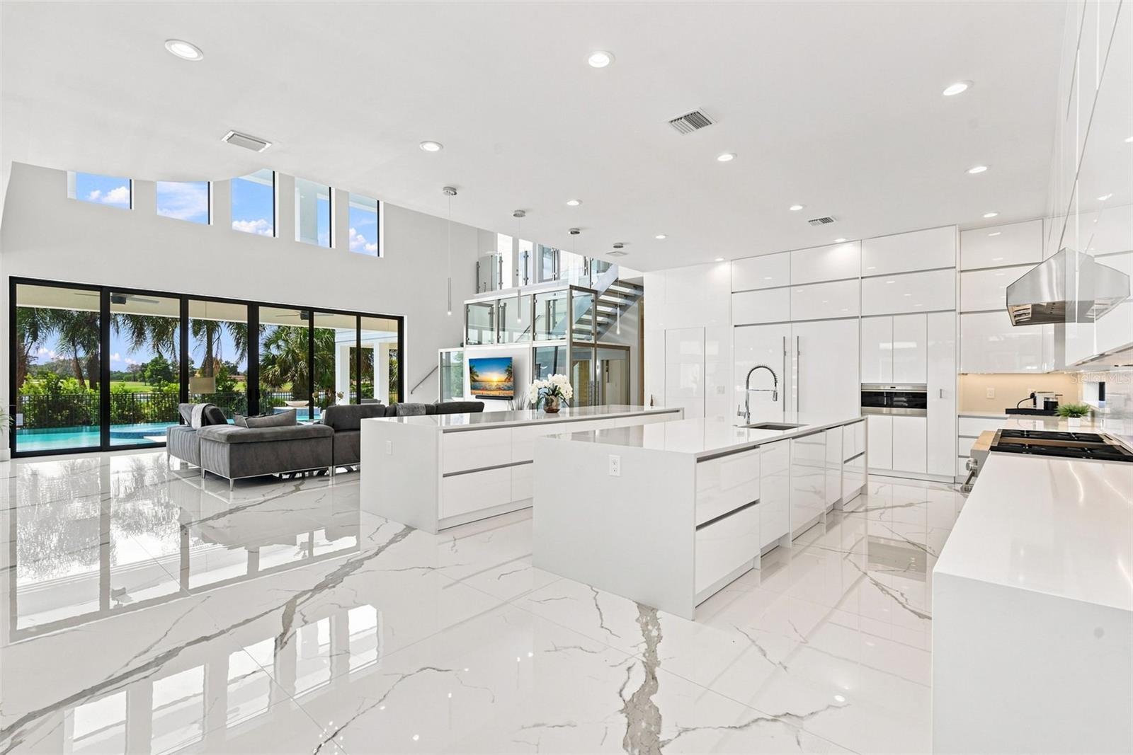 O6425809 Property Photo