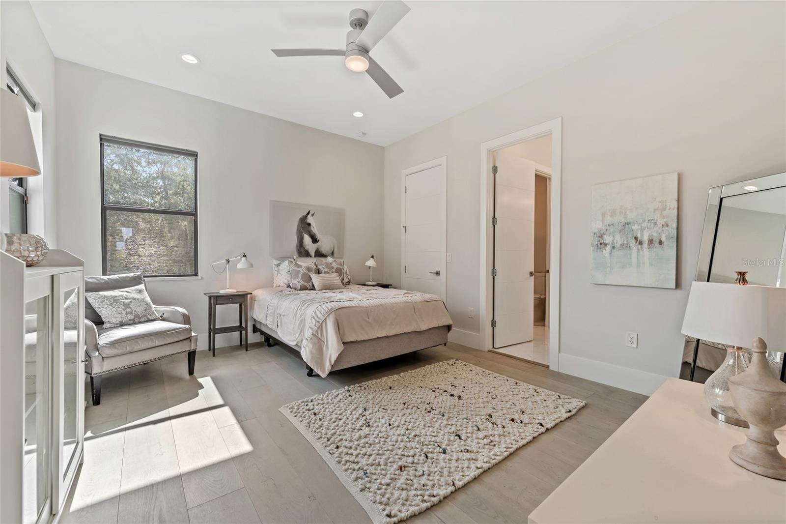 O6425809 Property Photo