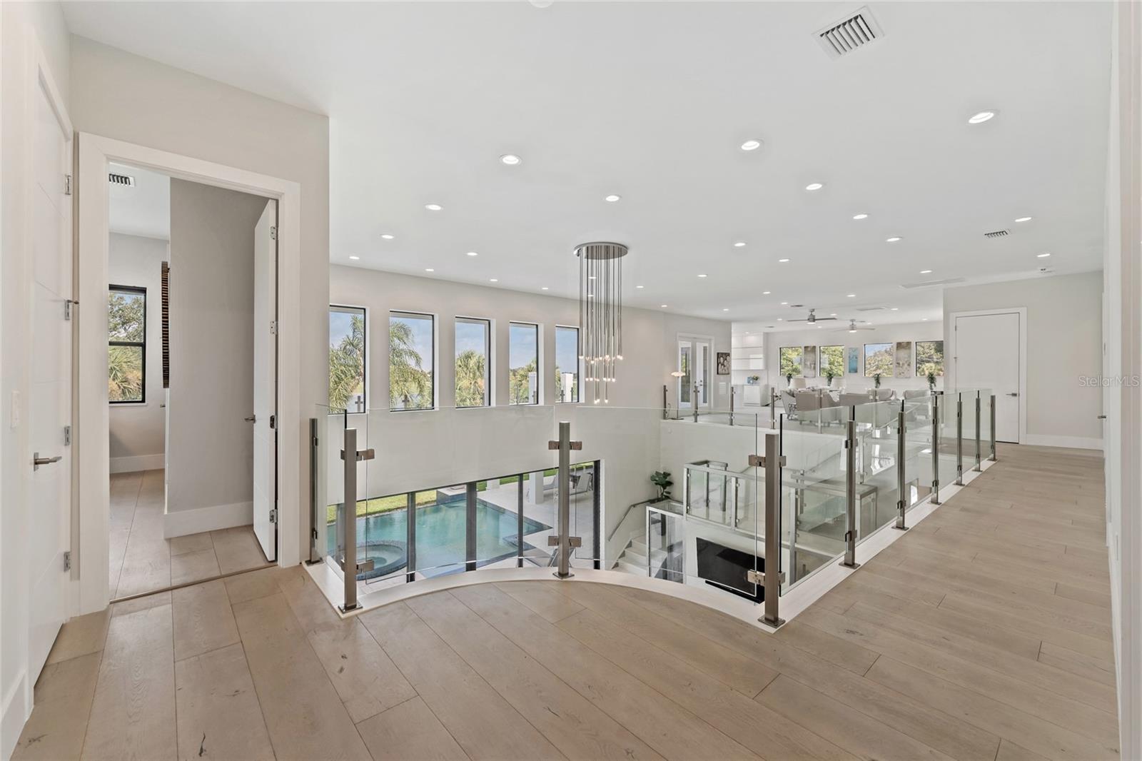 O6425809 Property Photo