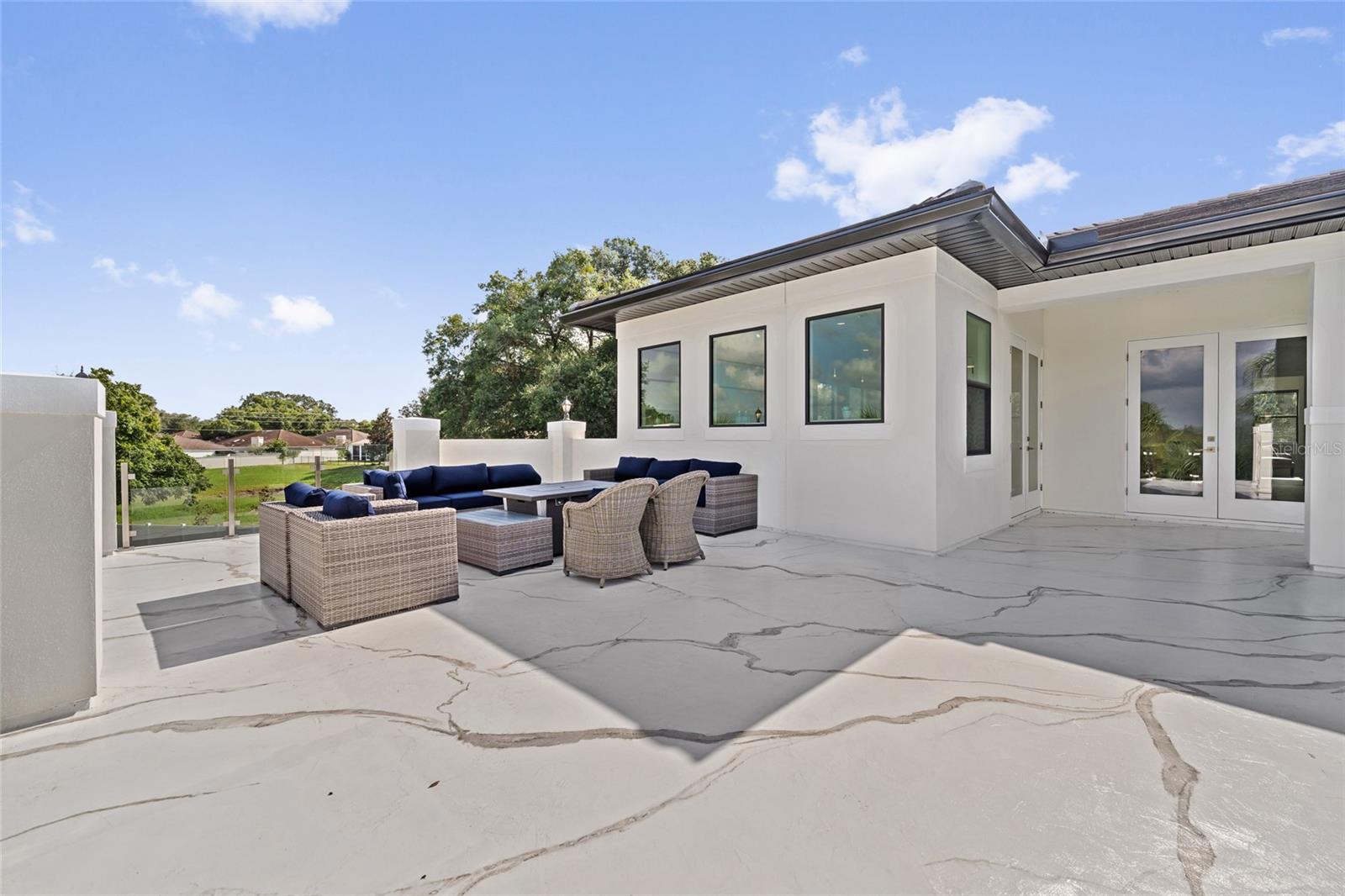 O6425809 Property Photo
