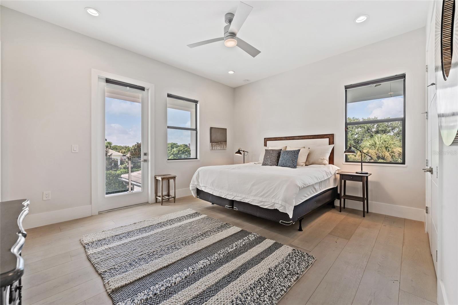 O6425809 Property Photo