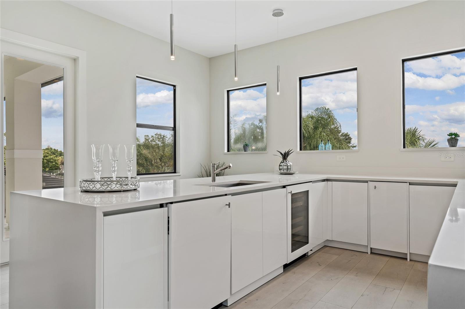 O6425809 Property Photo