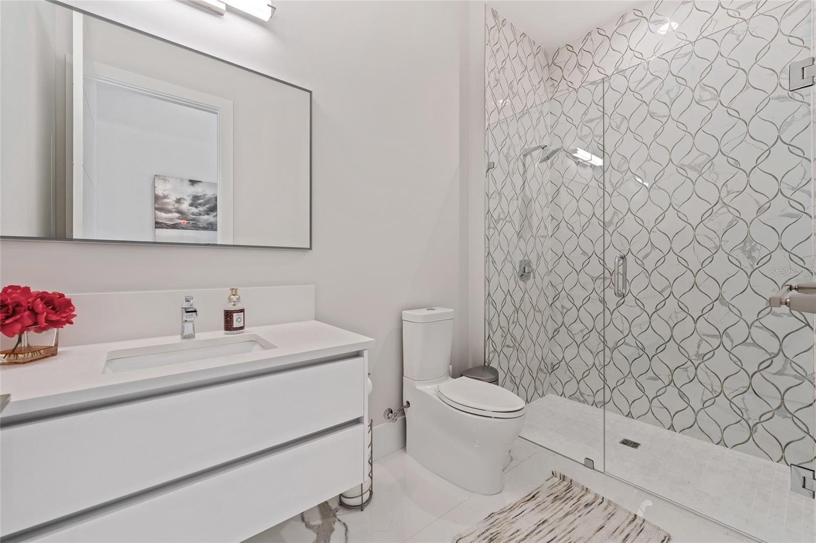 O6425809 Property Photo