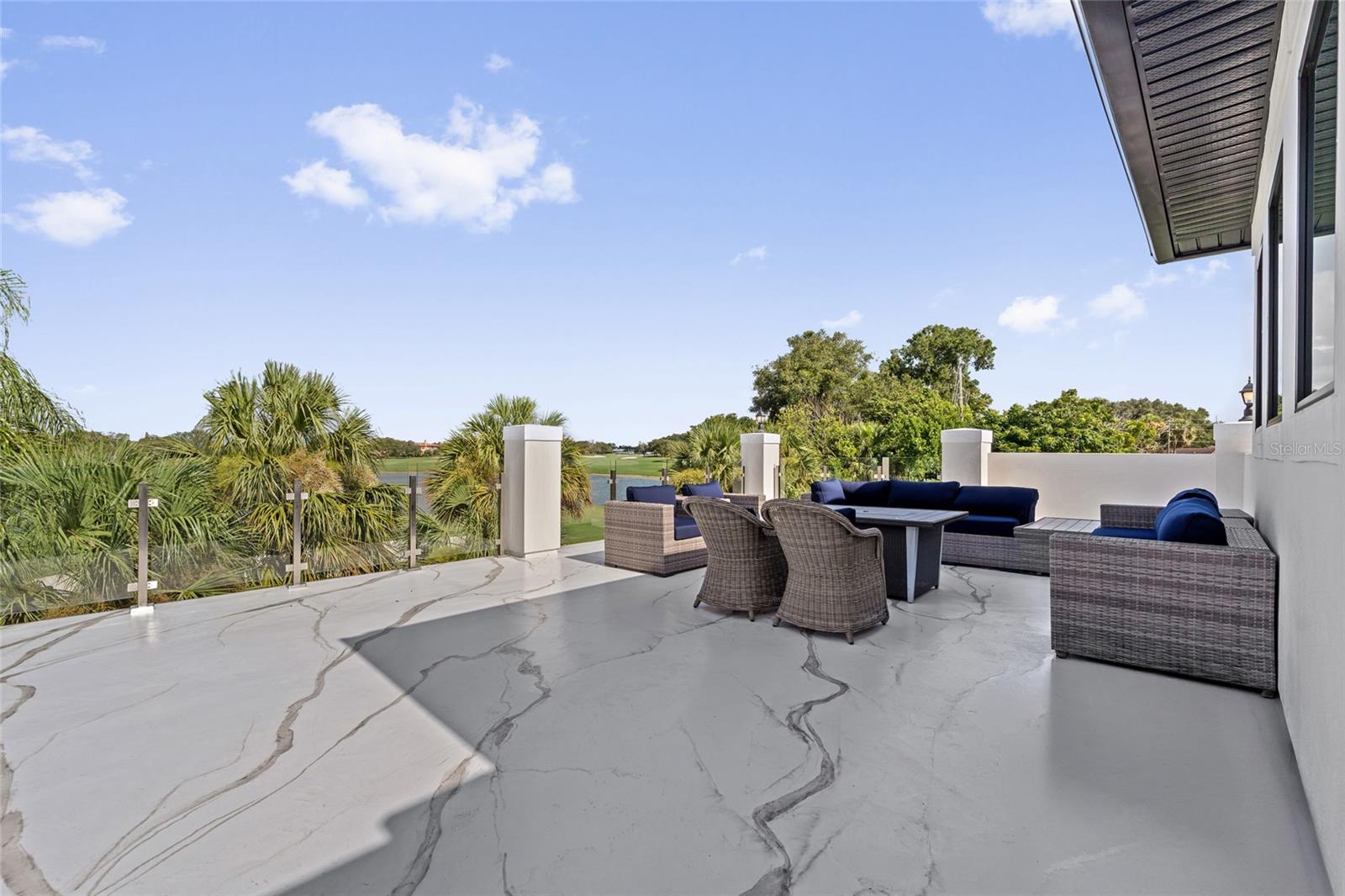 O6425809 Property Photo