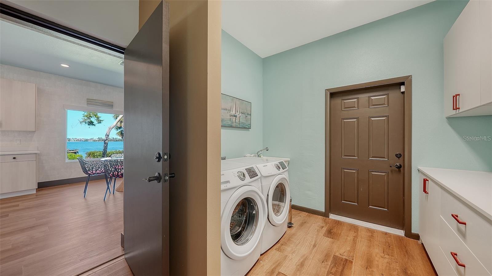 A4700303 Property Photo