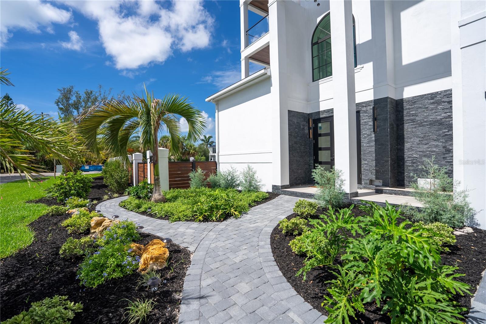 A4700498 Property Photo
