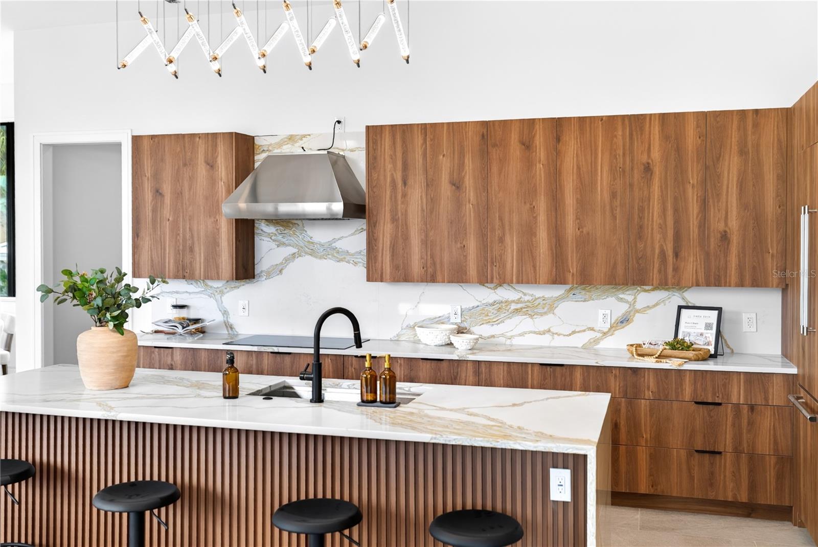A4700498 Property Photo