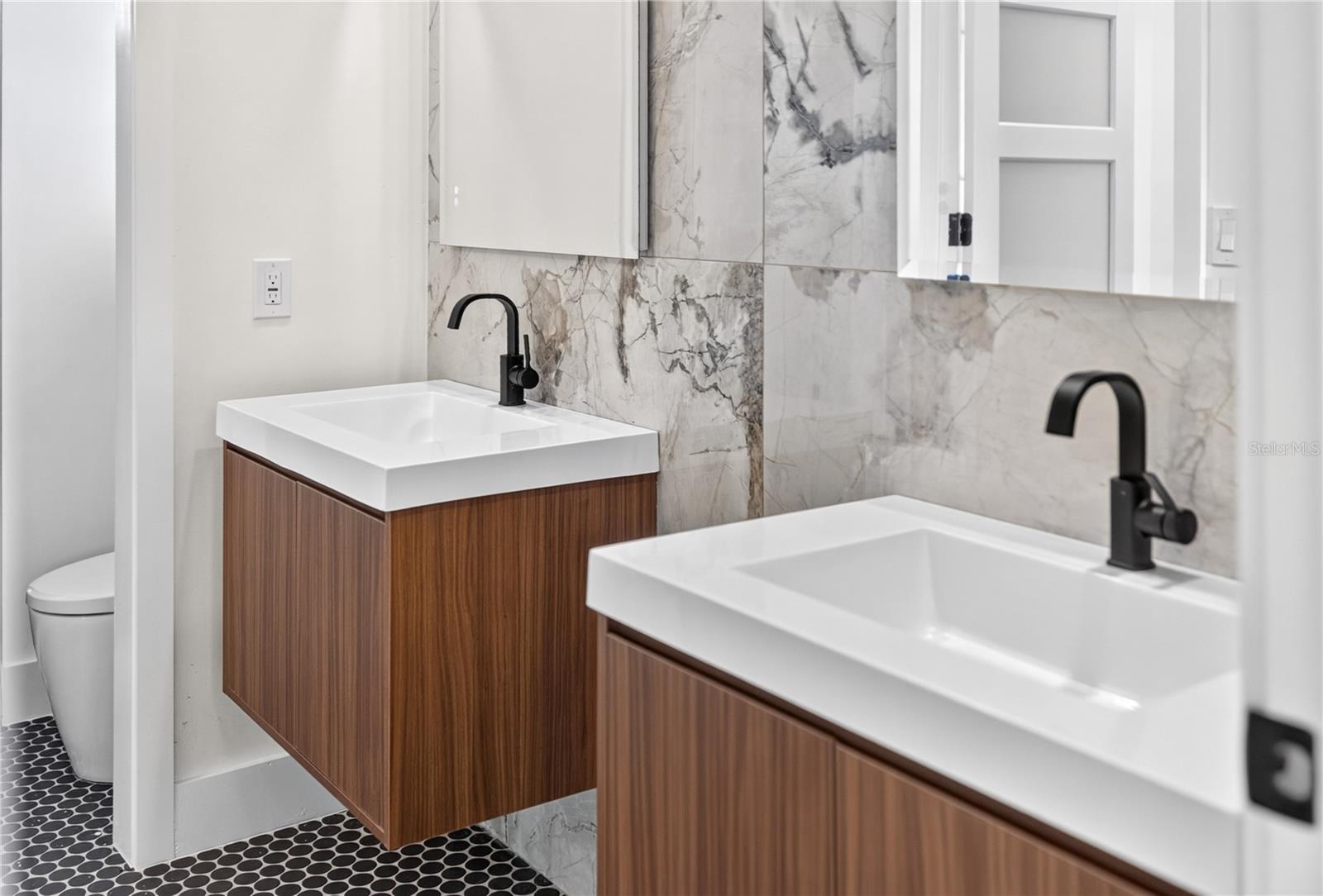 A4700498 Property Photo