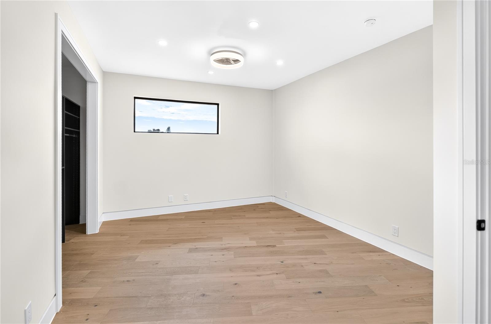 A4700498 Property Photo