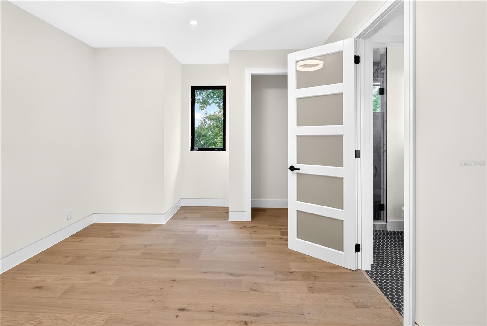 A4700498 Property Photo