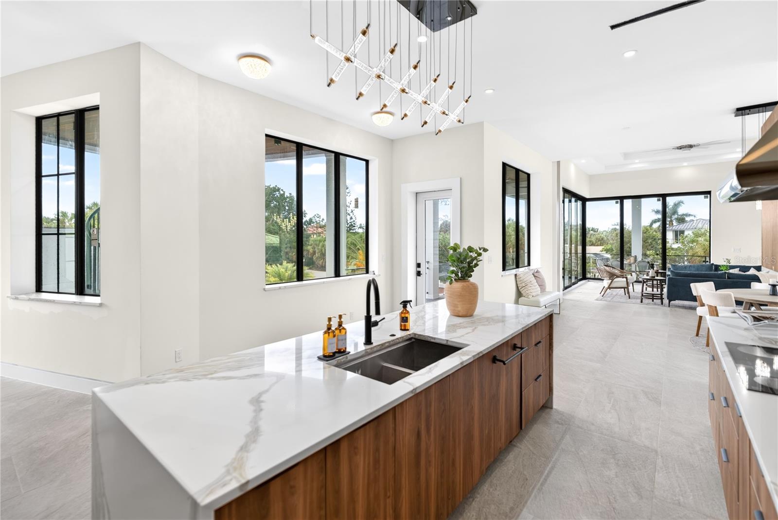 A4700498 Property Photo