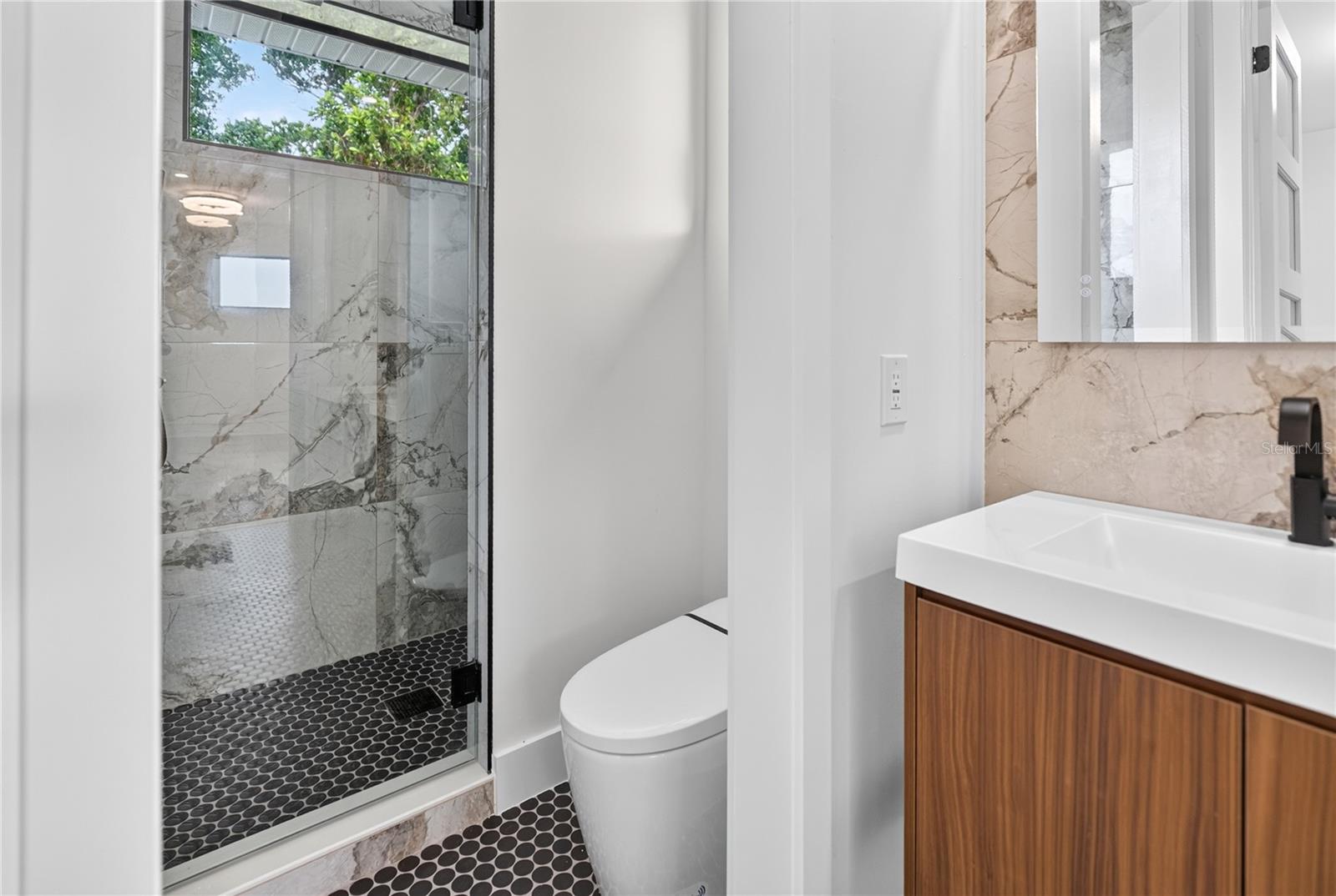 A4700498 Property Photo