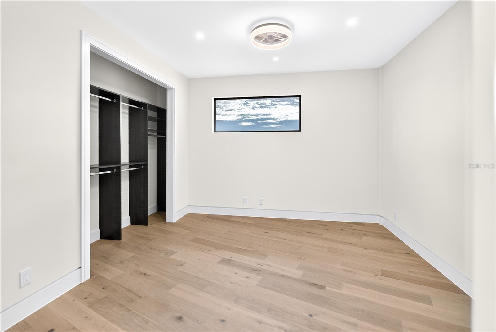 A4700498 Property Photo