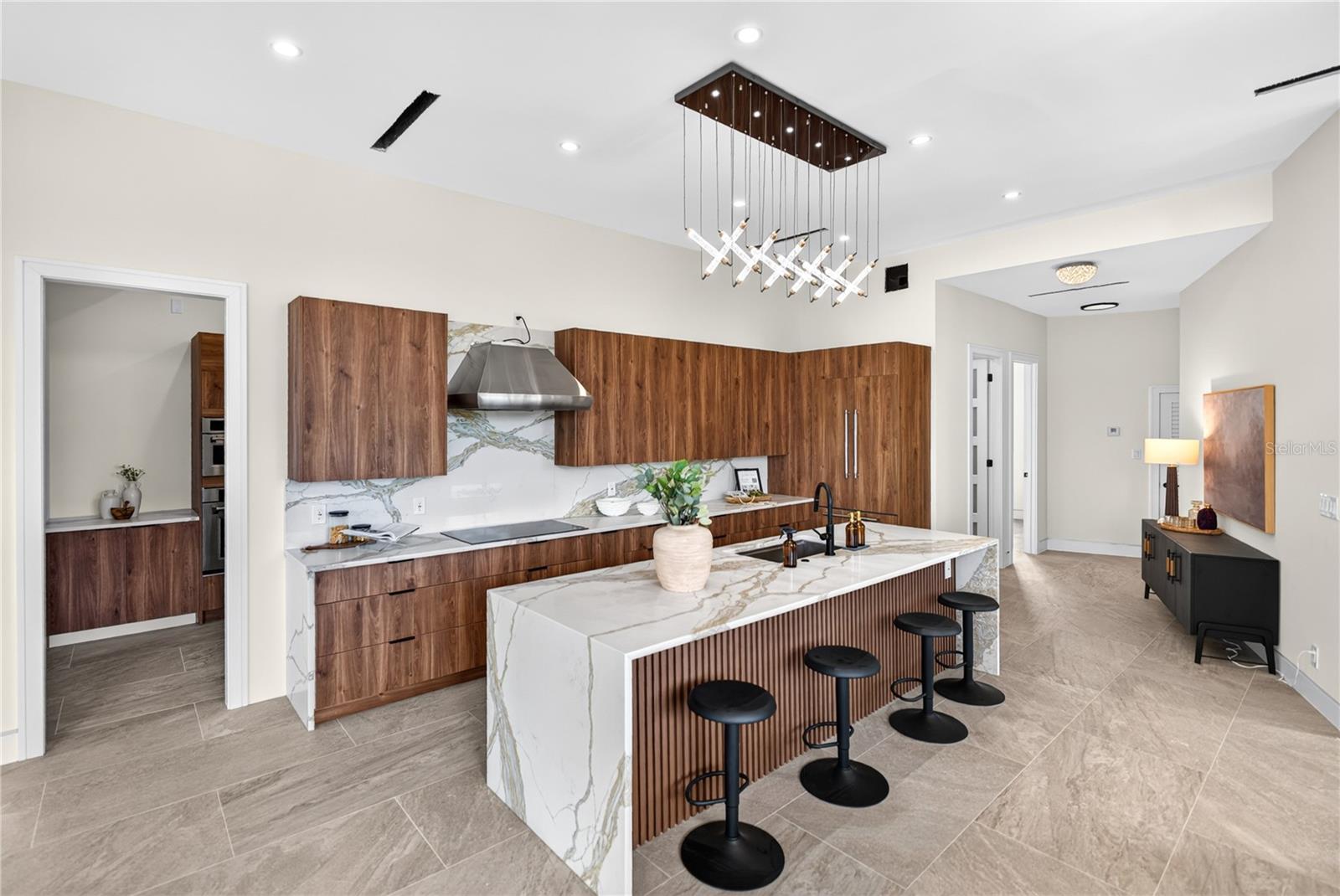 A4700498 Property Photo