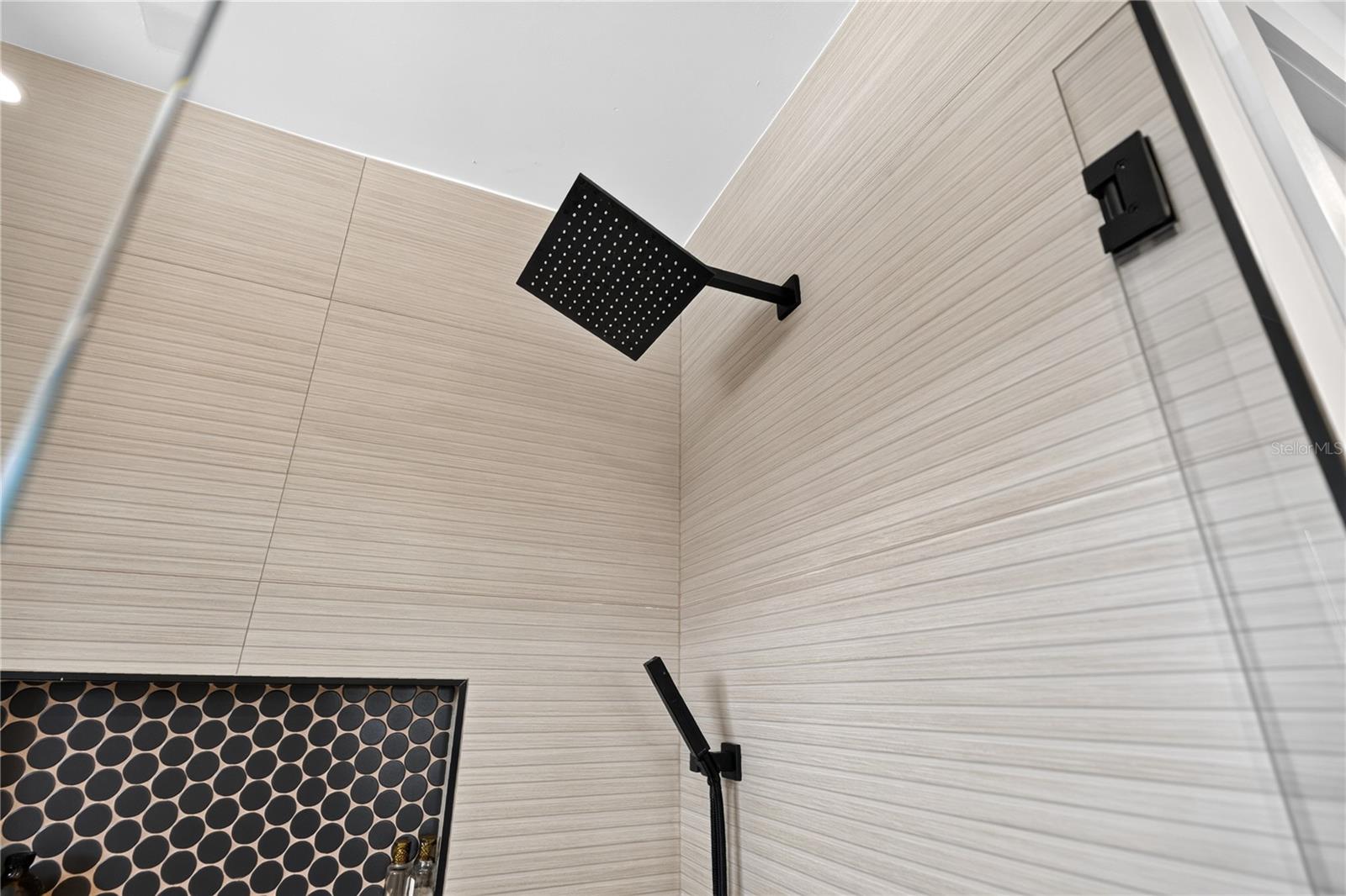 A4700498 Property Photo