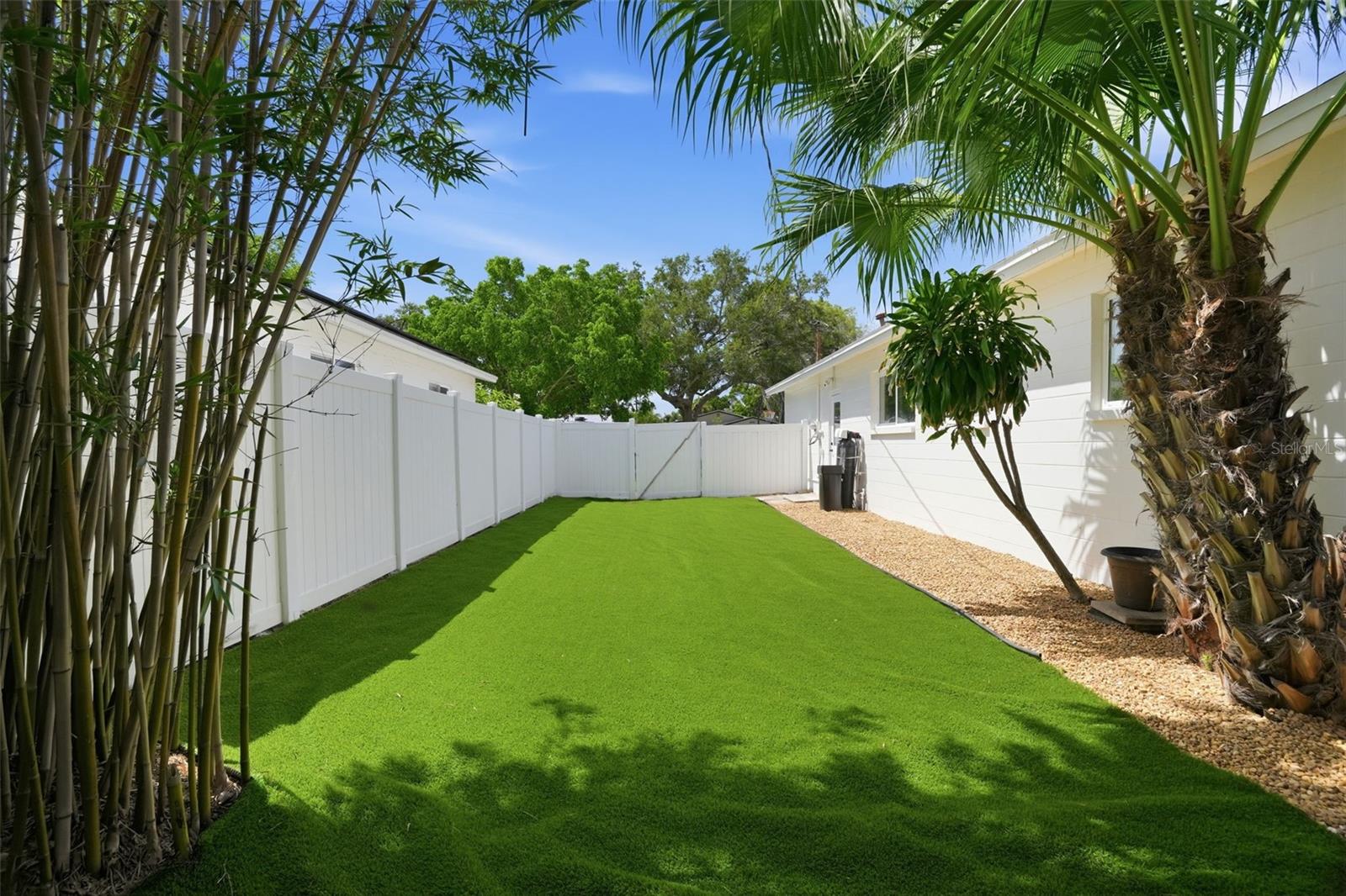 TB8530907 Property Photo