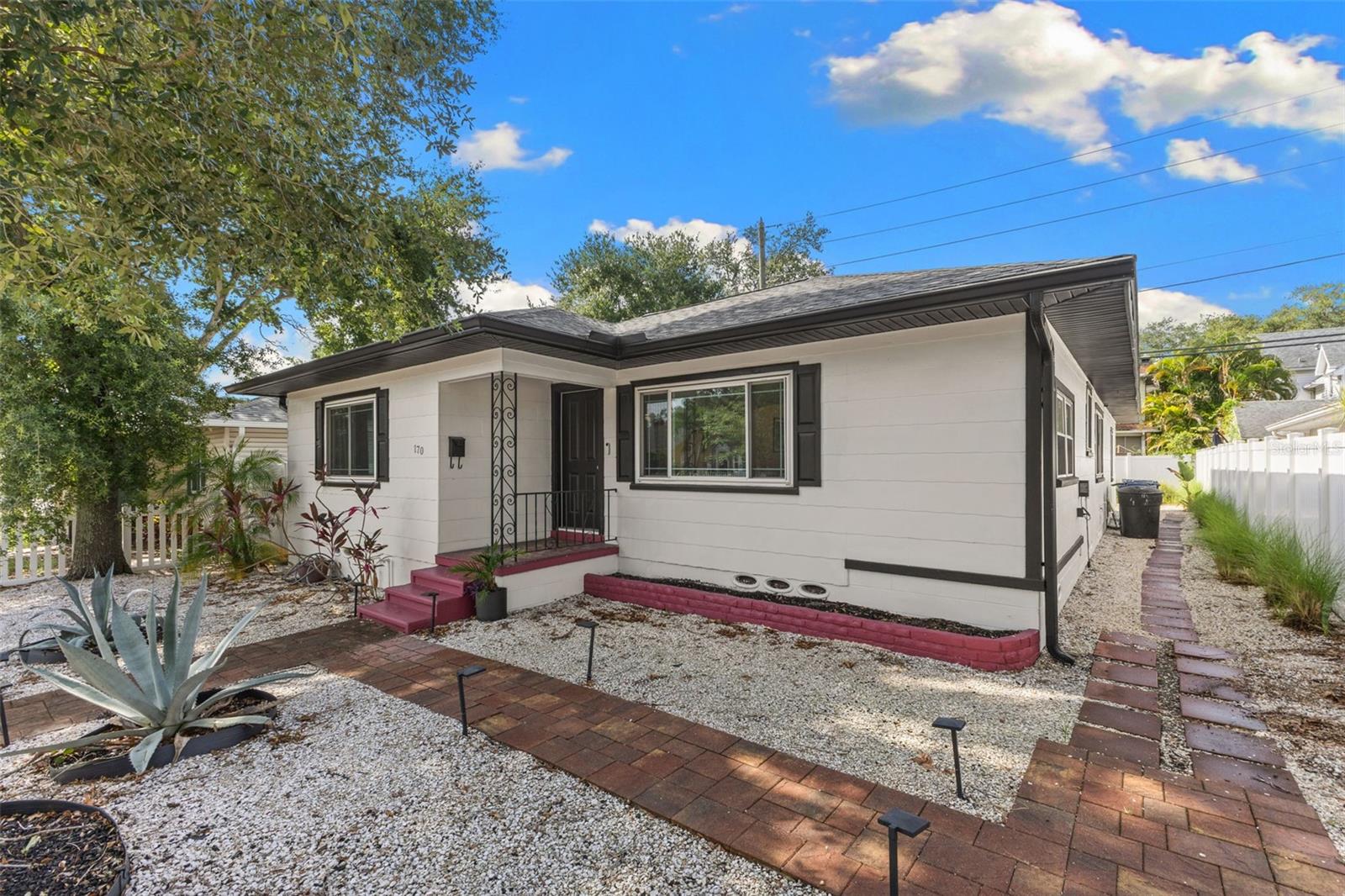 TB8530980 Property Photo
