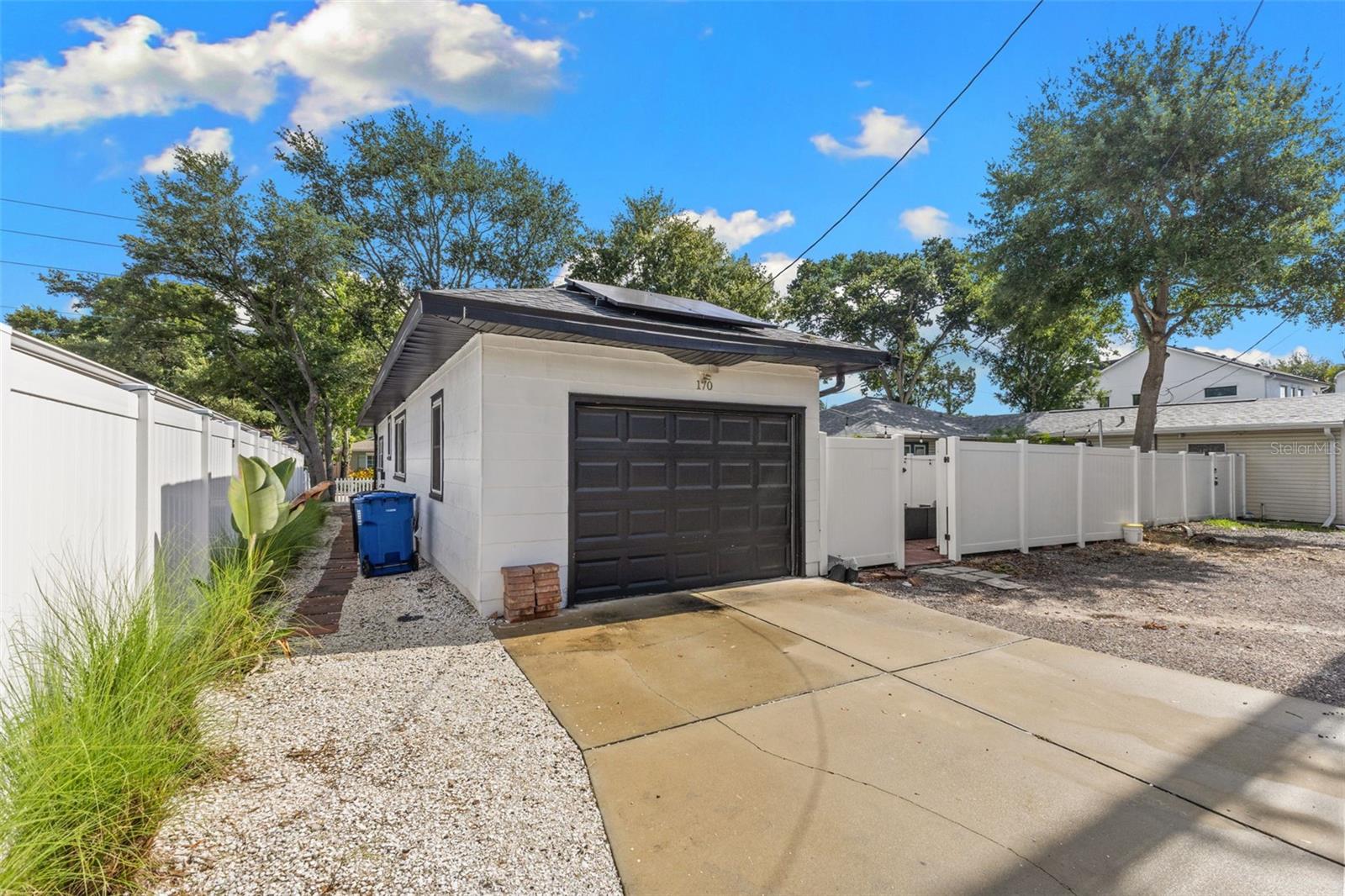 TB8530980 Property Photo