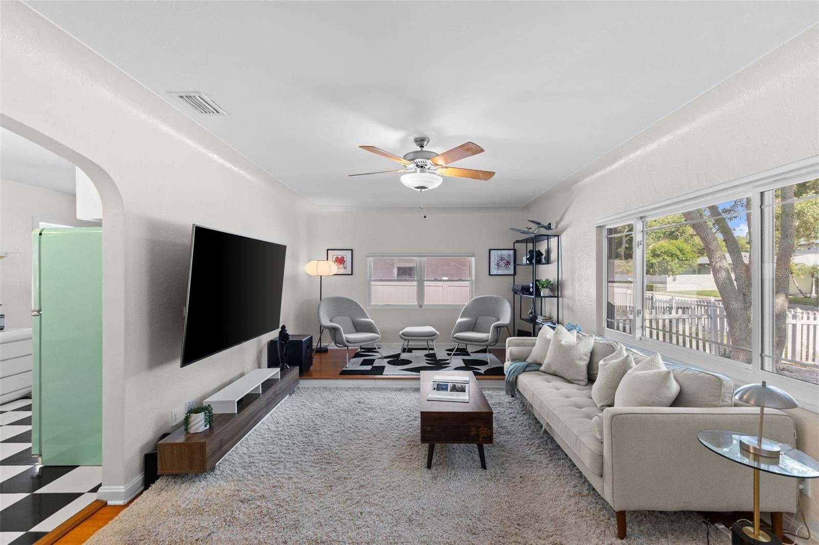TB8530980 Property Photo