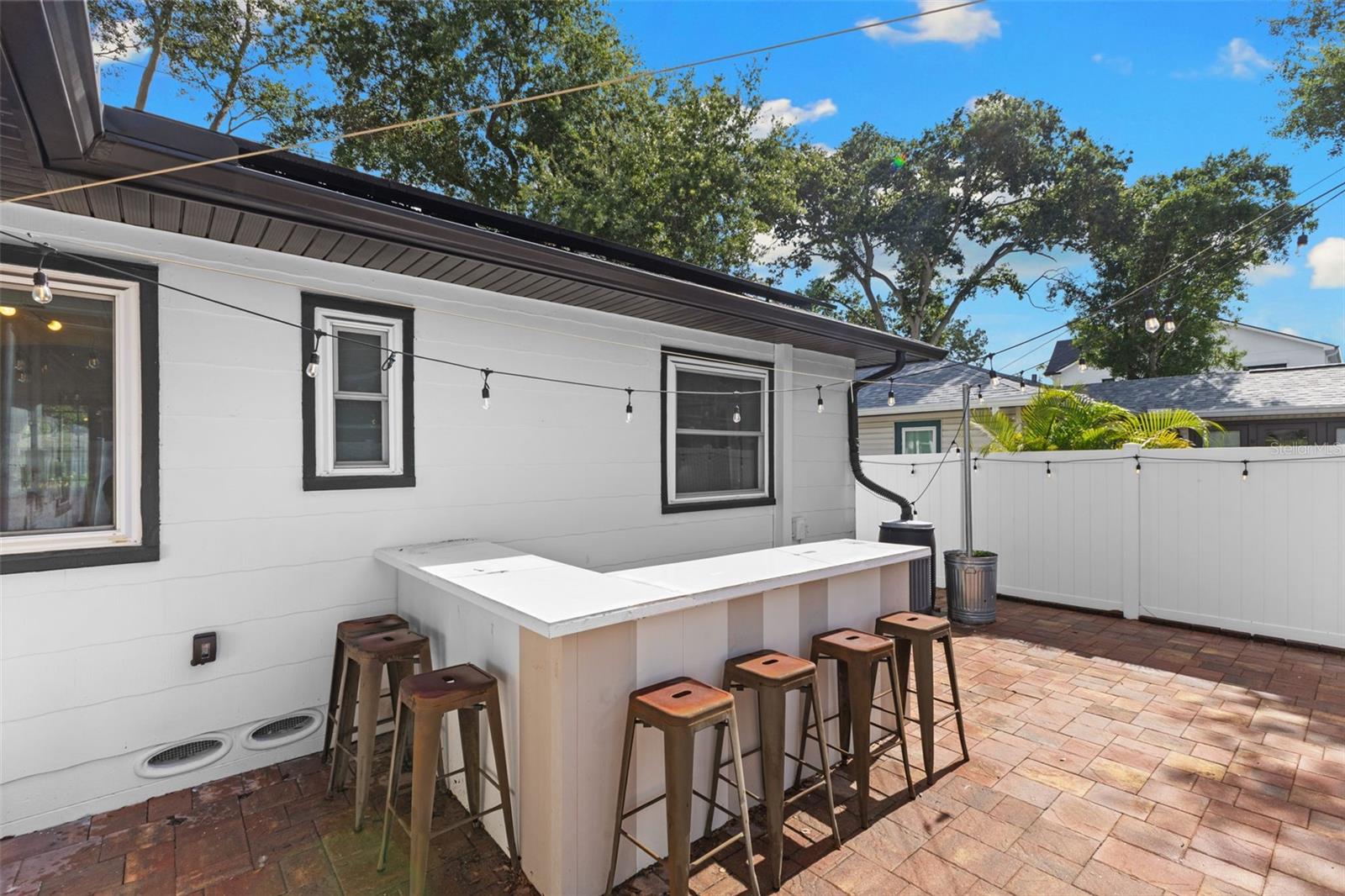 TB8530980 Property Photo