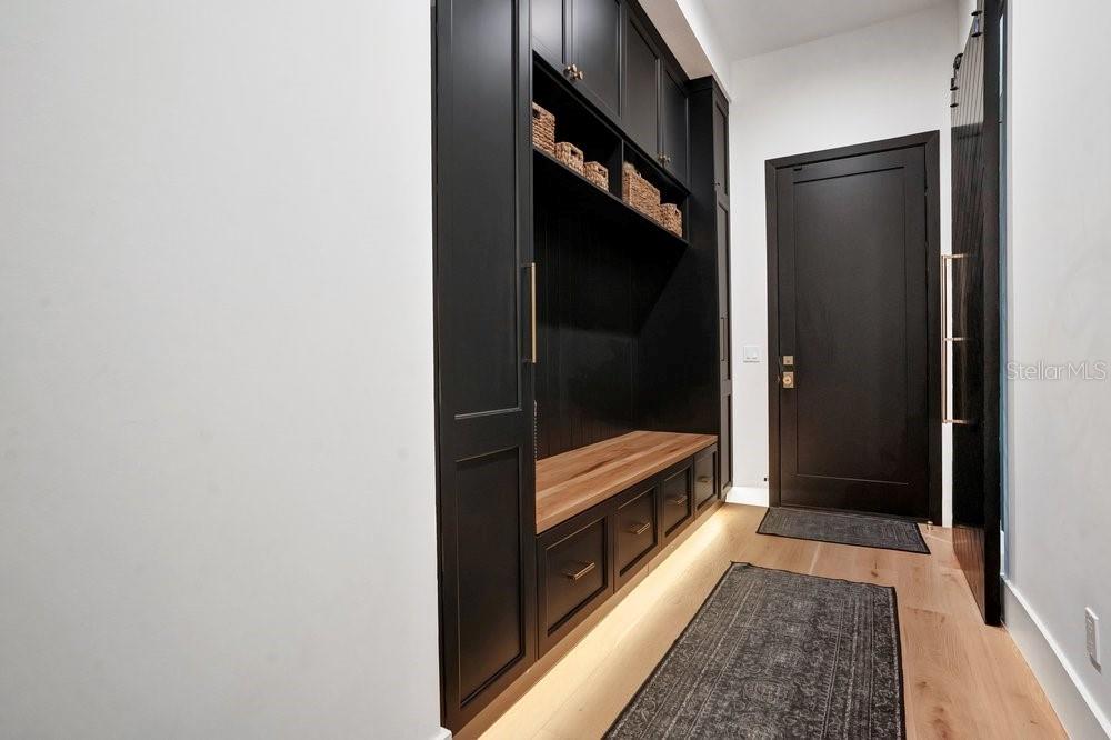 O6426995 Property Photo