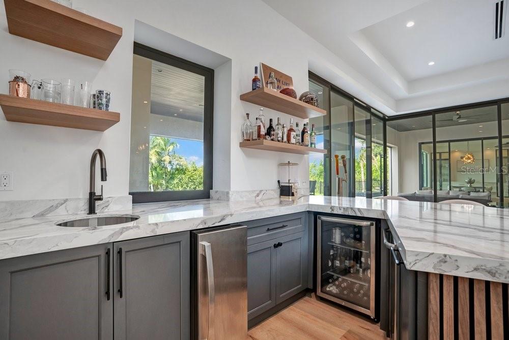 O6426995 Property Photo