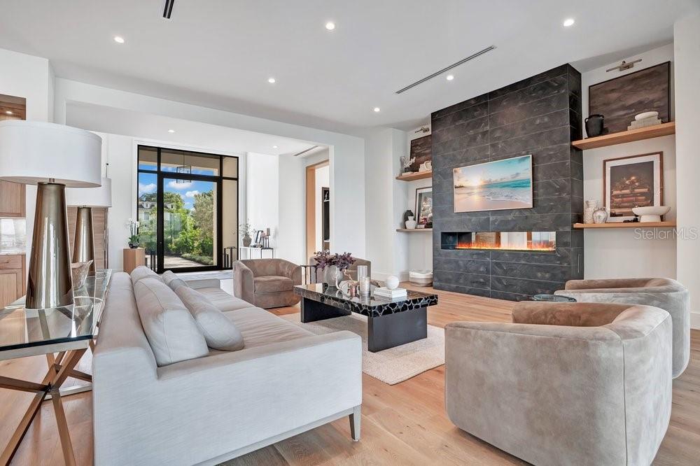 O6426995 Property Photo