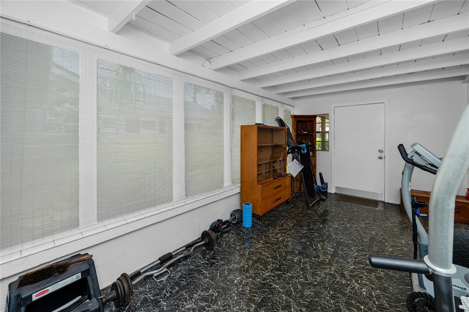 TB8531479 Property Photo