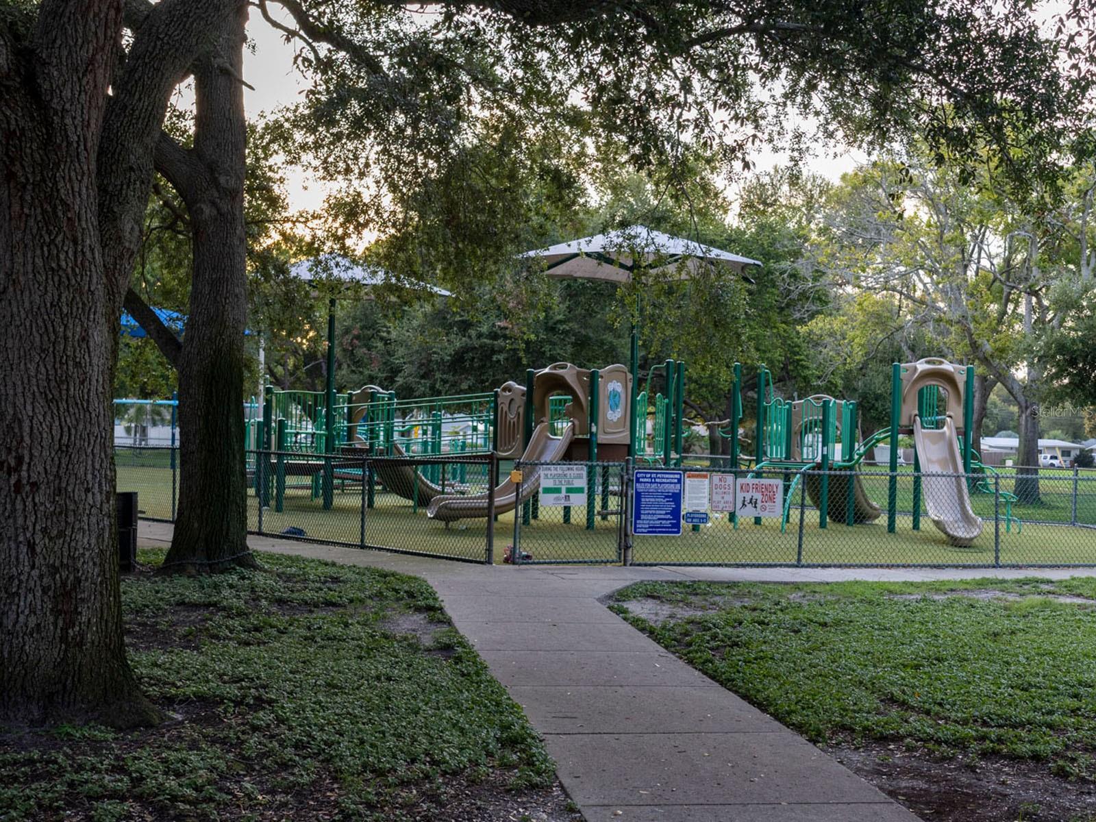 TB8531479 Property Photo